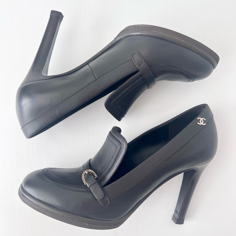 CHANEL || Dark Brown High Heel Loafer Pumps CC Logo Buckle Size EU 39 - Picture 10 of 16